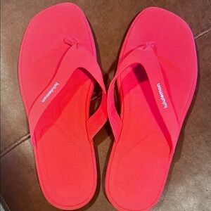 lululemon athletica Women's Vibrant Red flip flop- sandals